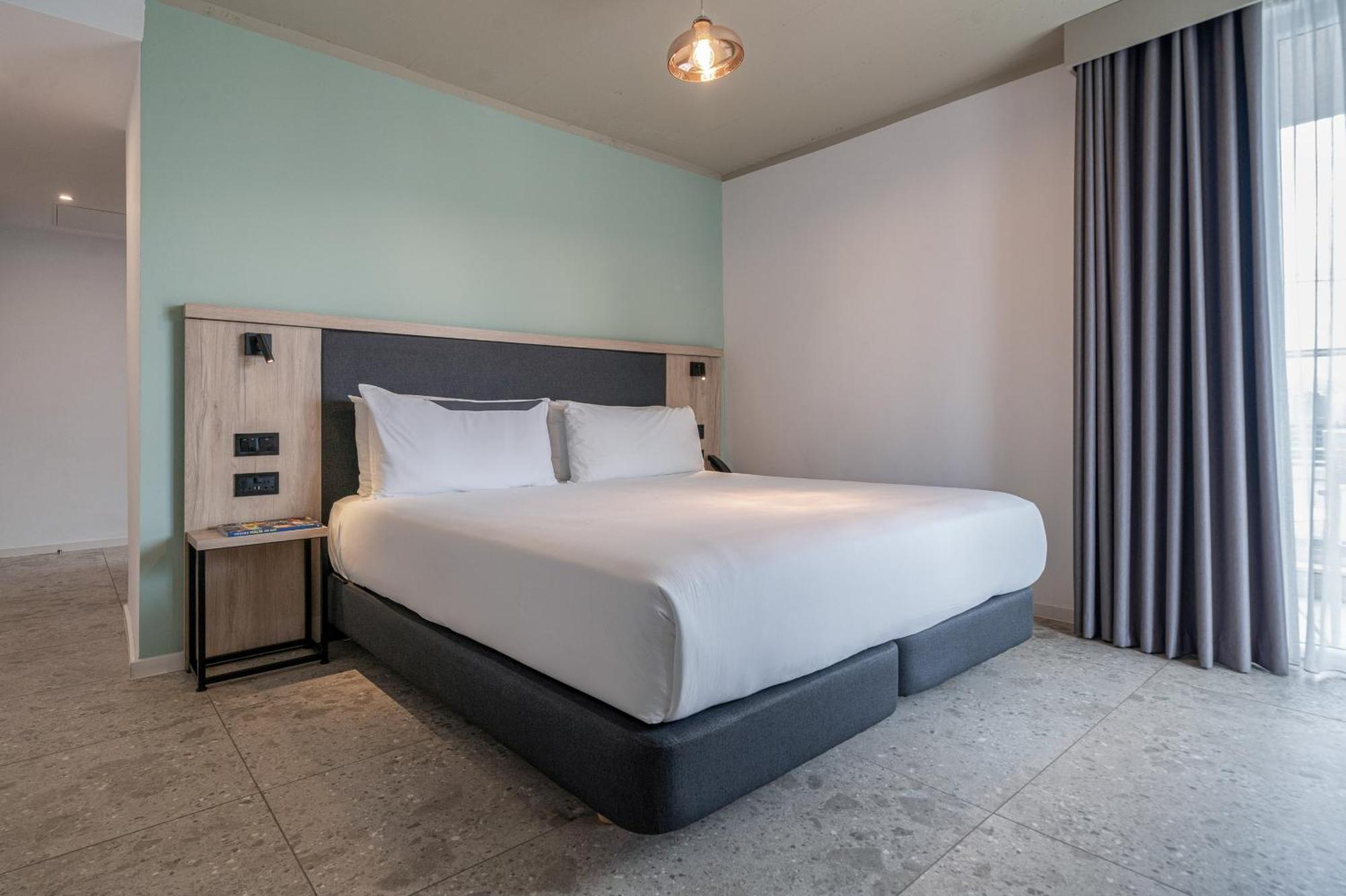 Hotel Mistral St Julian'S, Affiliated By Melia Saint Julian's 外观 照片